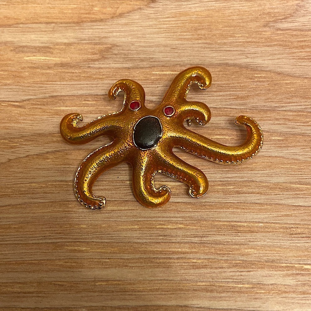 Women’s Unbranded Vintage Gold Enamel Pin Closure Octopus Brooch.